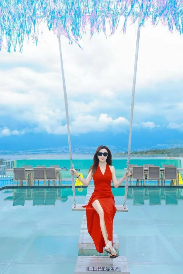 雲南湖畔旅拍